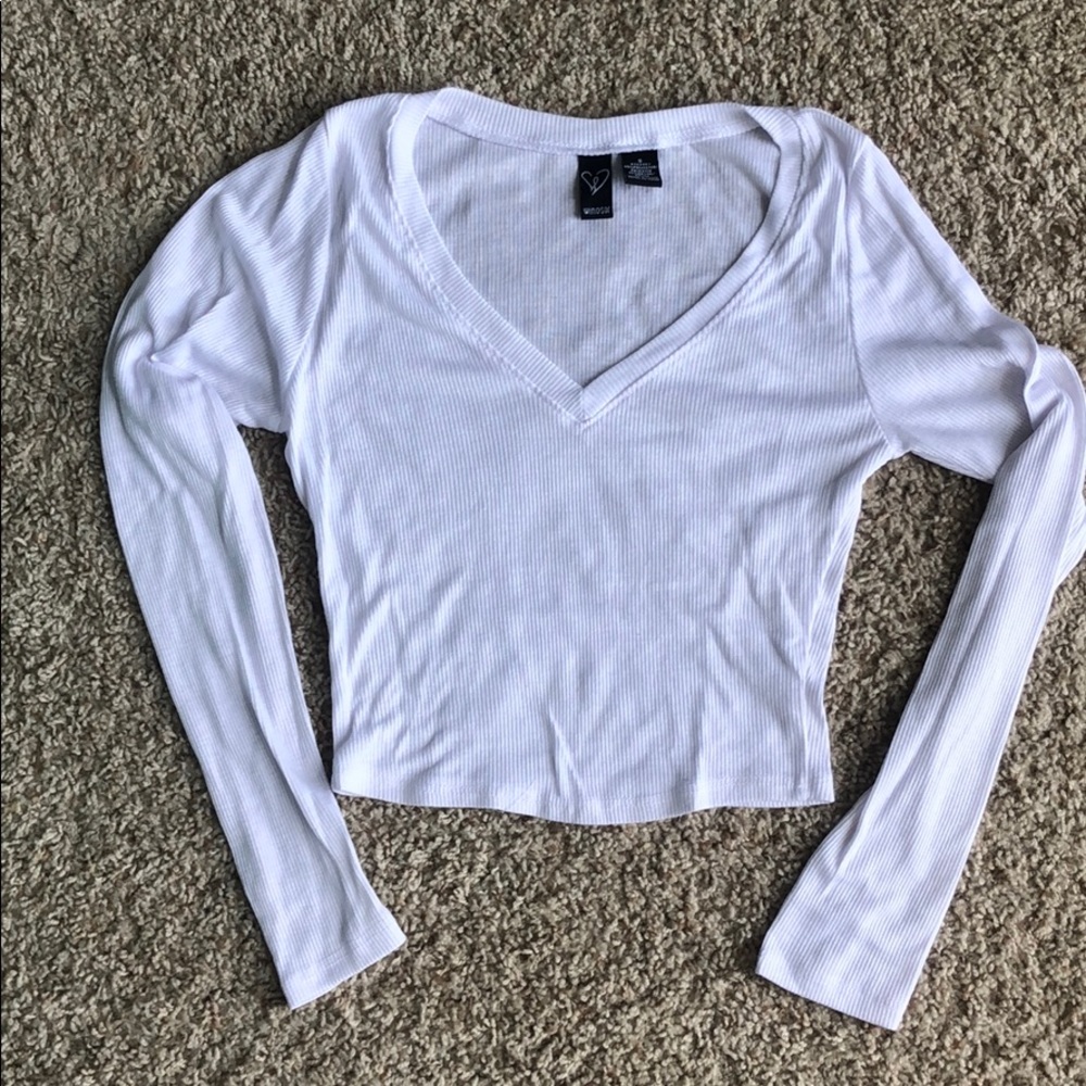 Windsor. Long sleeve.